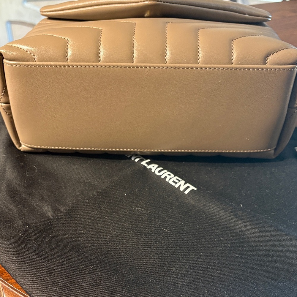 Saint Laurent Beige Quilted Shoulder Bag - Picture 6 of 11